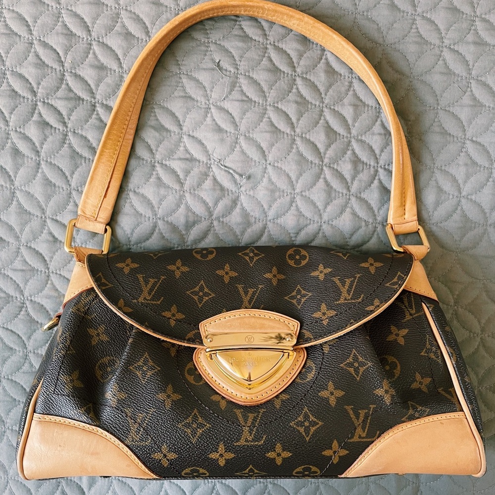 Louis Vuitton Beverly MM Shoulder Bag